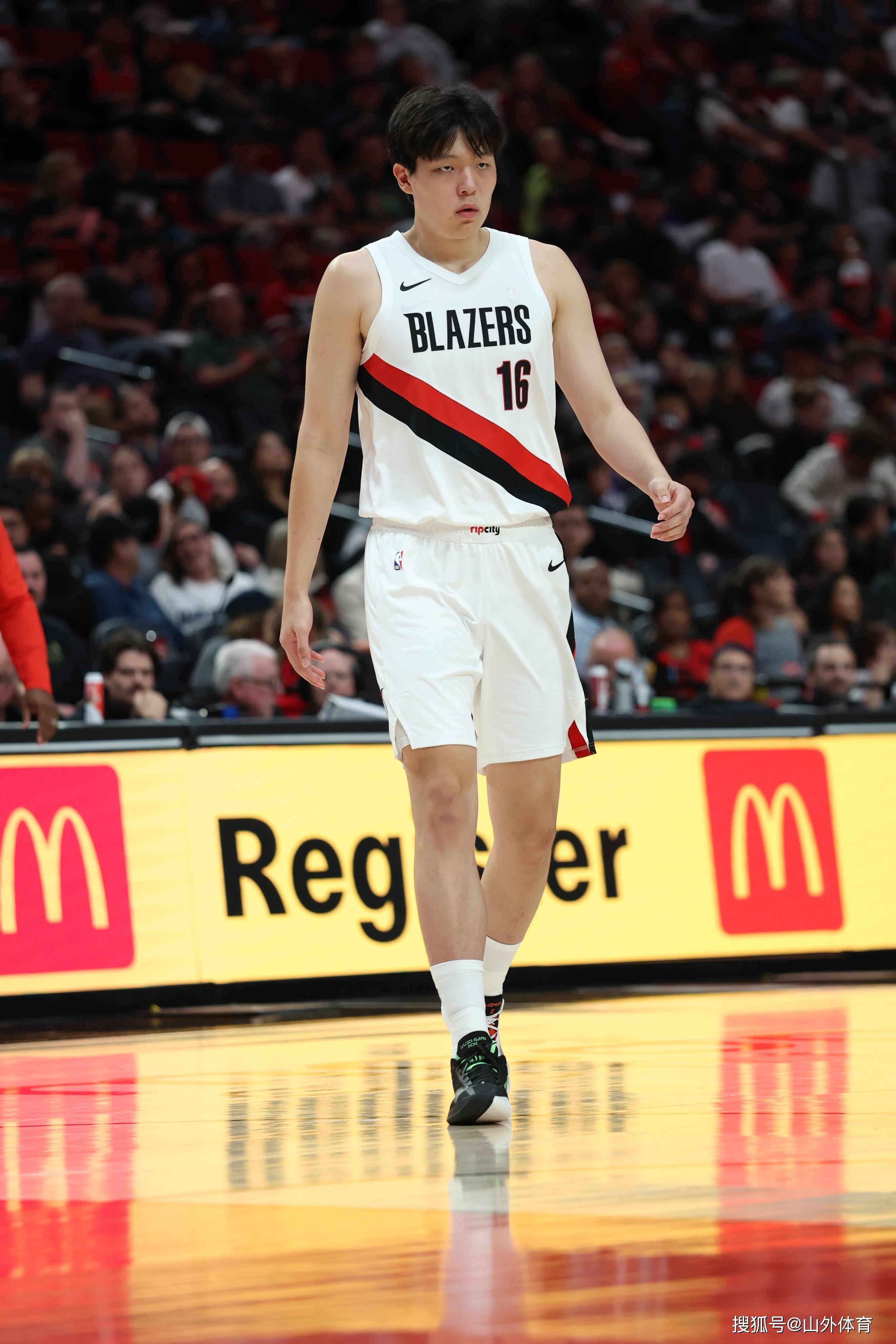 包含波特兰开拓者迎NBA常规赛关键赛，今晚伤情更新，更衣室稳定，球探报告显示潜力的词条